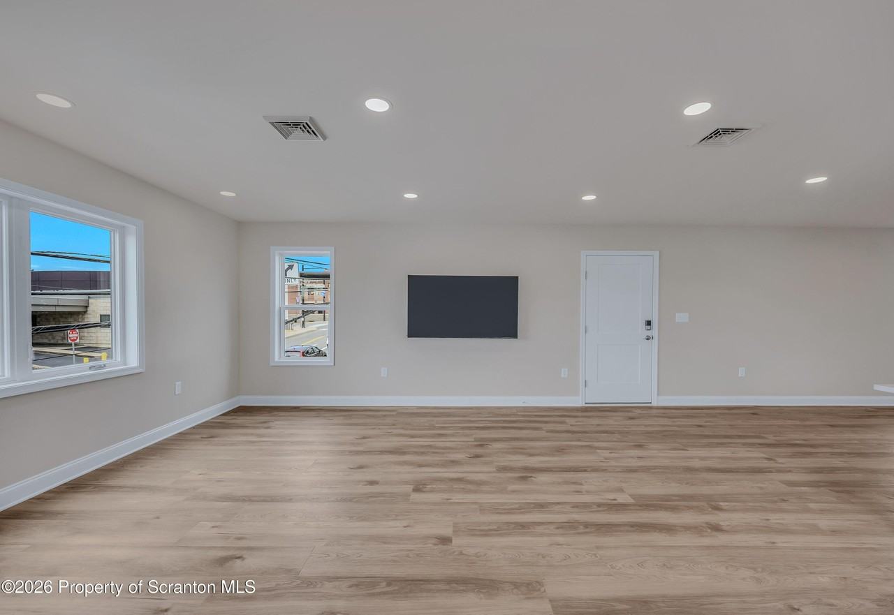 111 S Blakely St #2ndFL1 - Photo 7 of 18