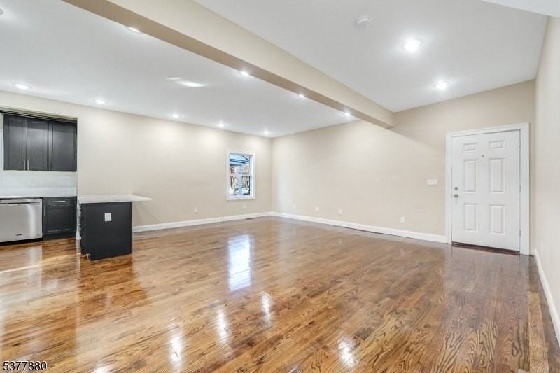 47 Greenwood Ave #1 - Photo 5 of 27