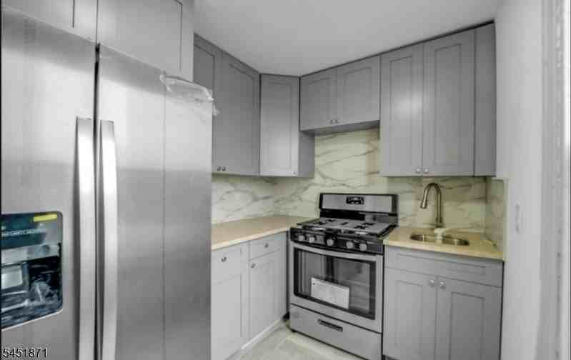 227 Snyder St #2 - Photo 3 of 14