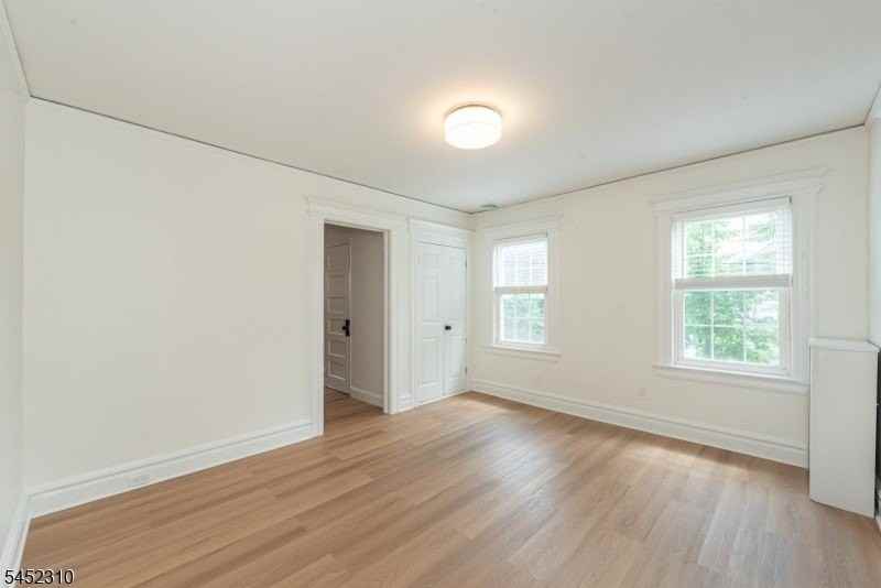 160 Bloomfield Ave #B - Photo 6 of 20
