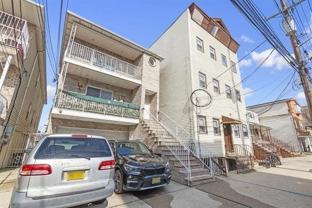 118 70th St #3 - Photo 1 of 1
