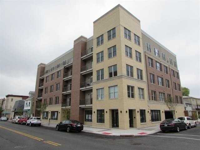 186 Broadway #303