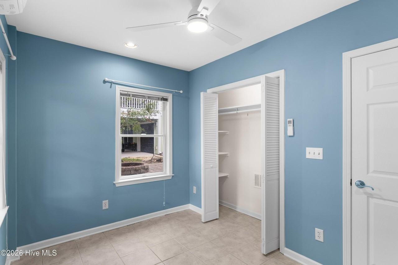 642 Fourth Ave S - Photo 2 of 32