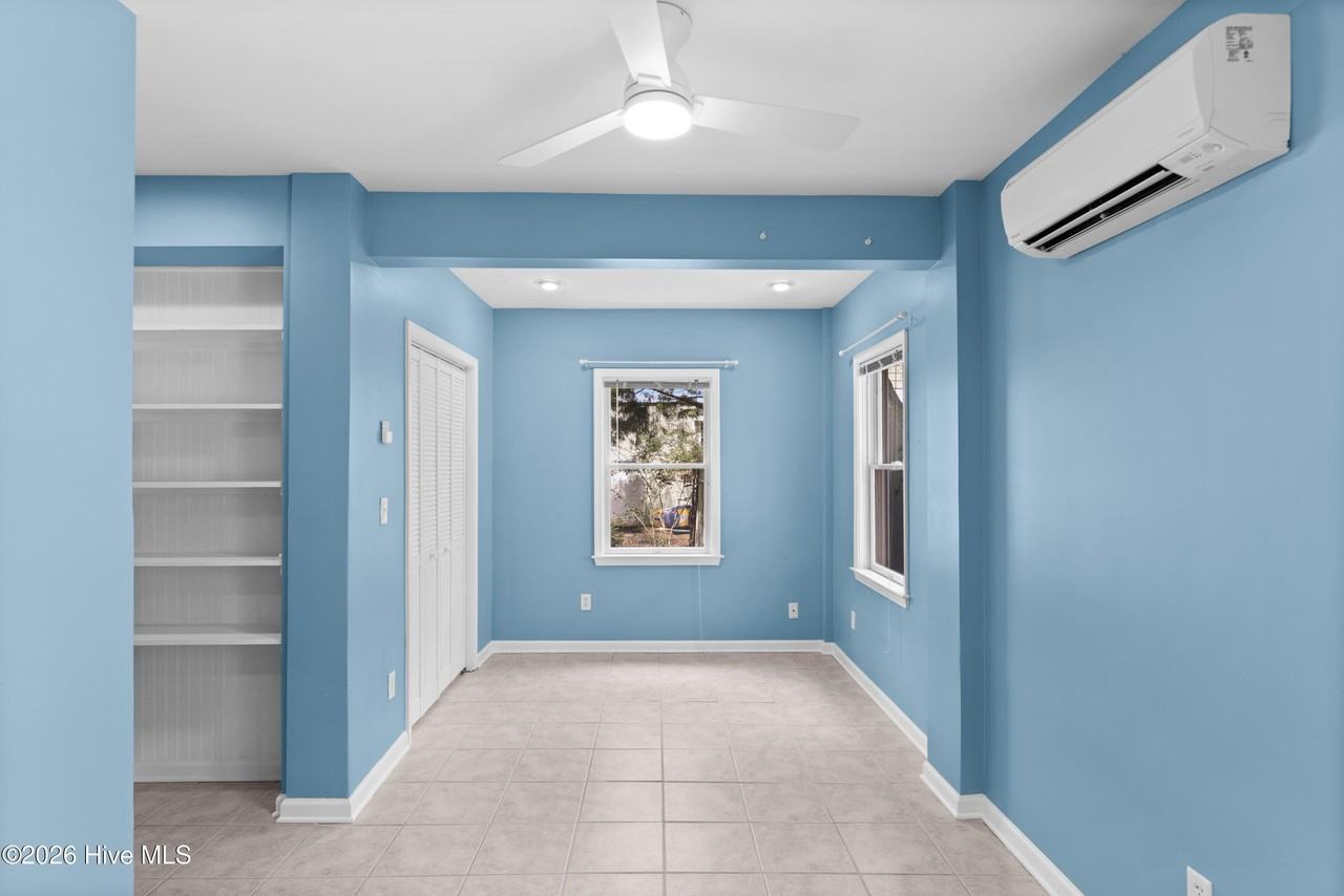 642 Fourth Ave S - Photo 4 of 32