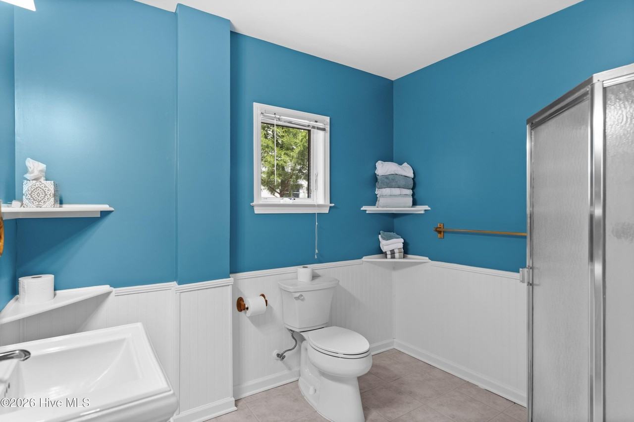 642 Fourth Ave S - Photo 6 of 32
