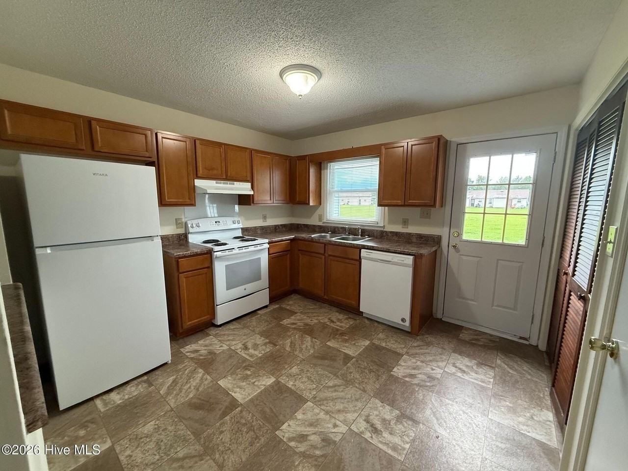1796 Burgaw Hwy - Photo 2 of 6