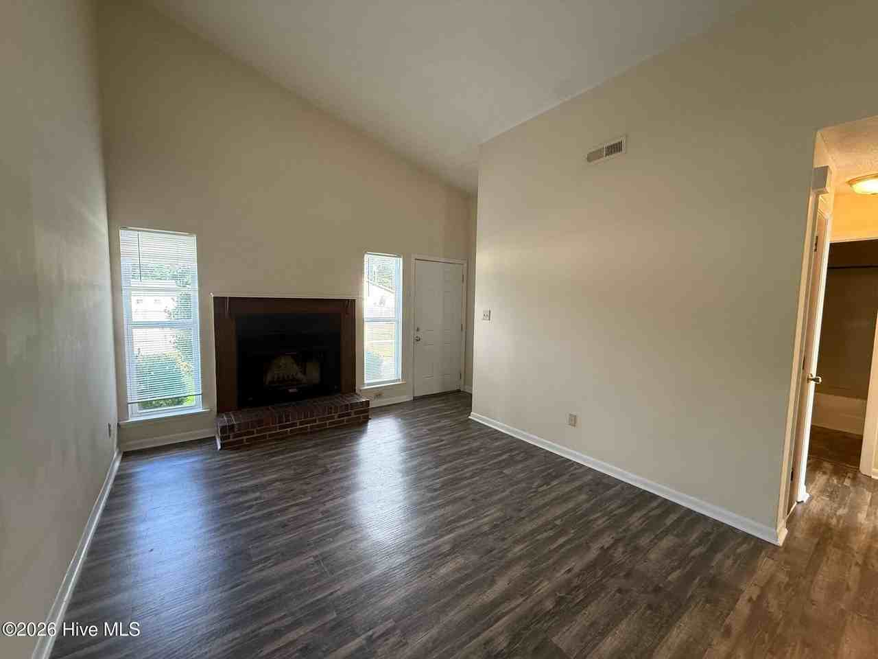 89 Aspen Pl - Photo 3 of 6
