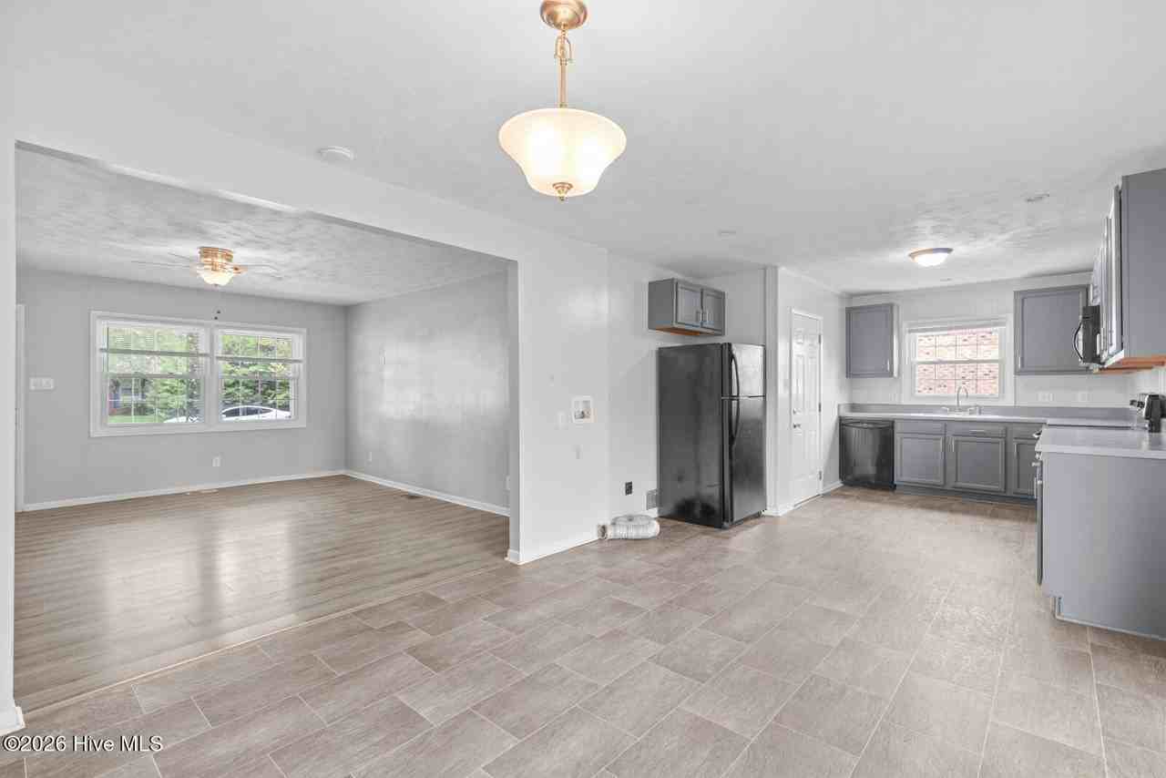 105 Valley Ct - Photo 5 of 20