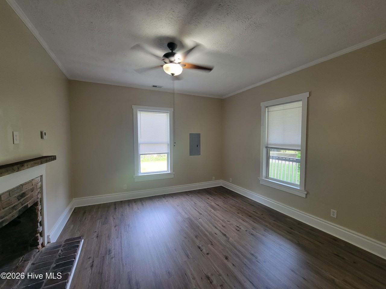 1824 Watkins St #A - Photo 3 of 11