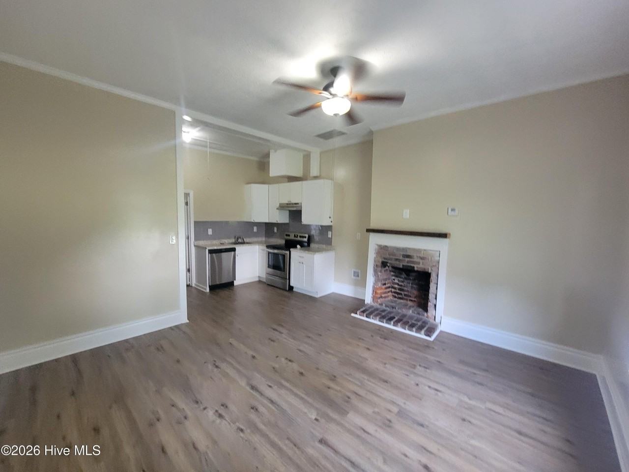 1824 Watkins St #A - Photo 4 of 11