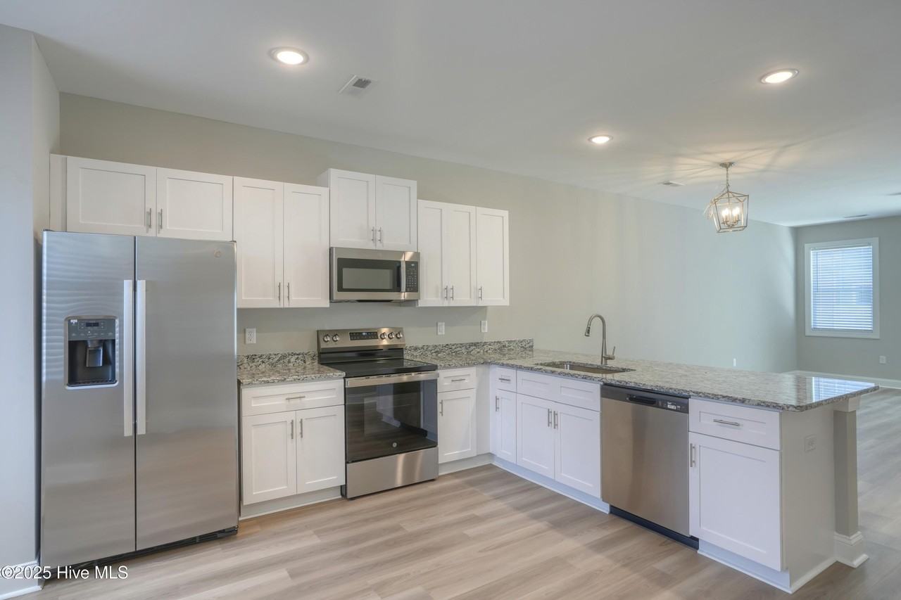 321 Starfish Ln - Photo 4 of 20