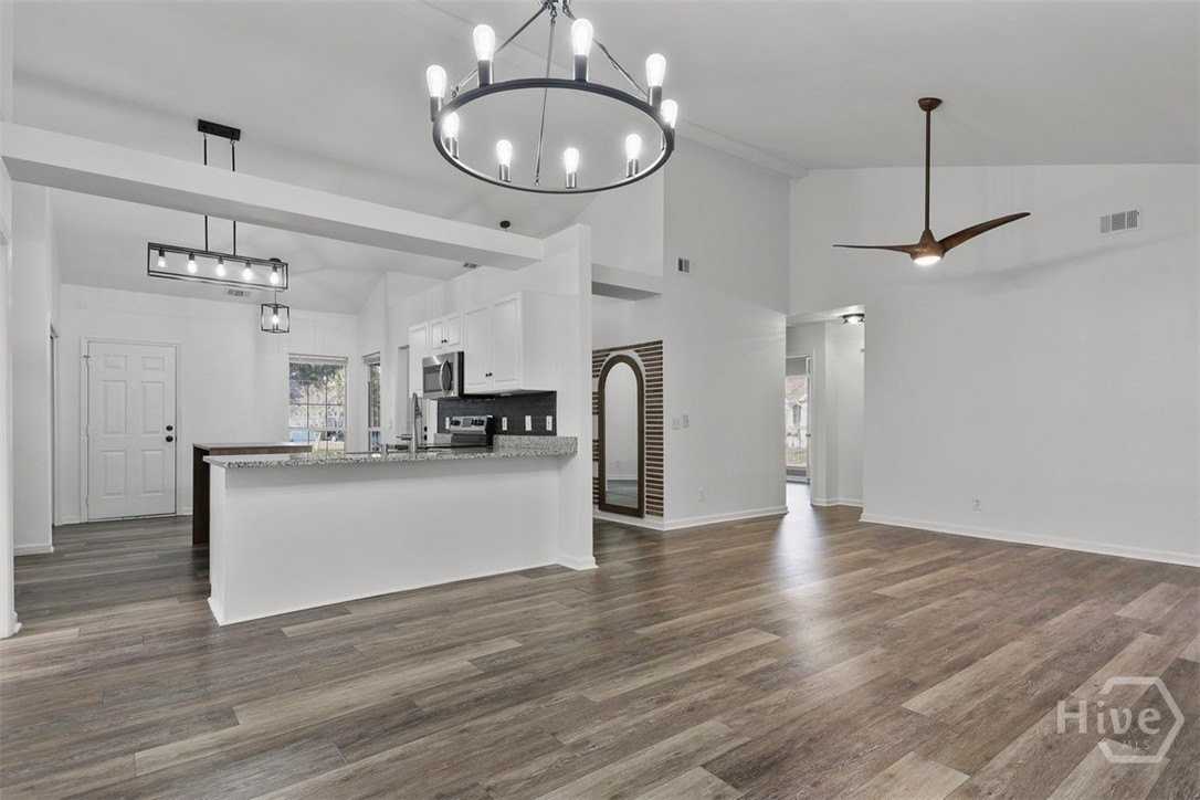 110 Saint Ives Way - Photo 7 of 33