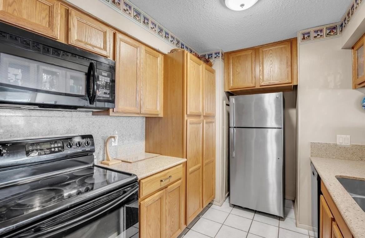 604 Highcrest Dr - Photo 3 of 28
