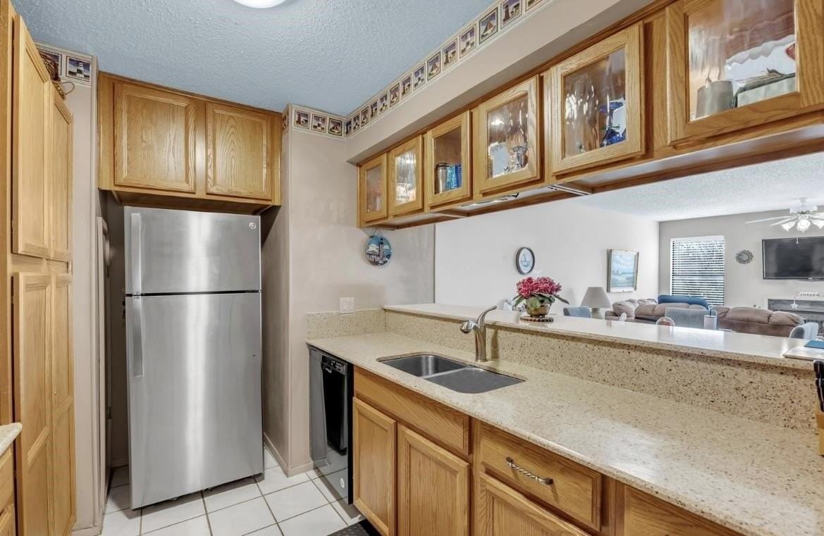 604 Highcrest Dr - Photo 4 of 28