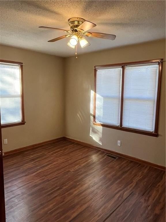 1704 N Main St - Photo 3 of 4