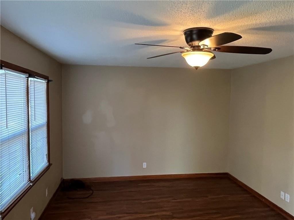 1704 N Main St - Photo 4 of 4