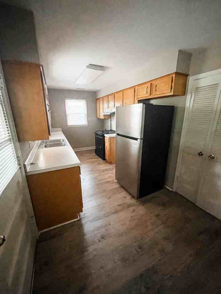 4501 Dunn Ave - Photo 2 of 9