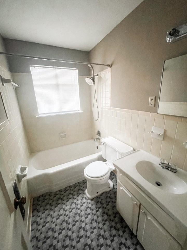 4501 Dunn Ave - Photo 4 of 9