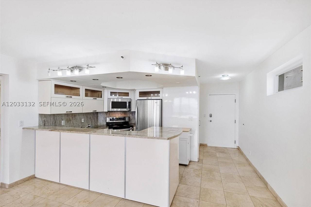 8911 Collins Ave #605 - Photo 7 of 32