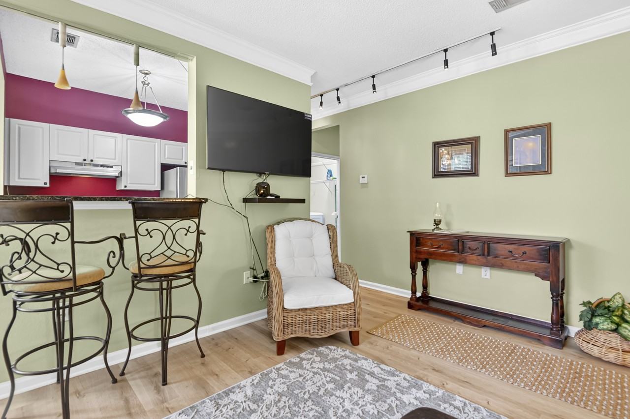 1811 Chatelain Way #1 - Photo 5 of 29