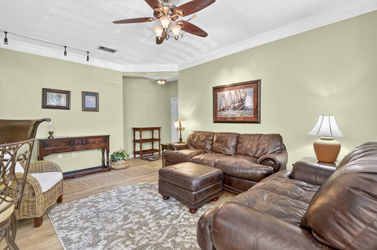 1811 Chatelain Way #1 - Photo 6 of 29