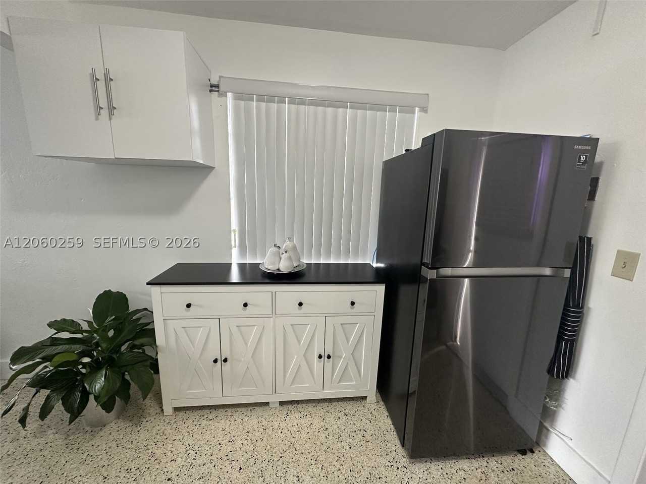 11040 Sw 4th St - Photo 3 of 18
