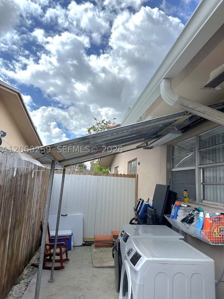 11040 Sw 4th St - Photo 4 of 18