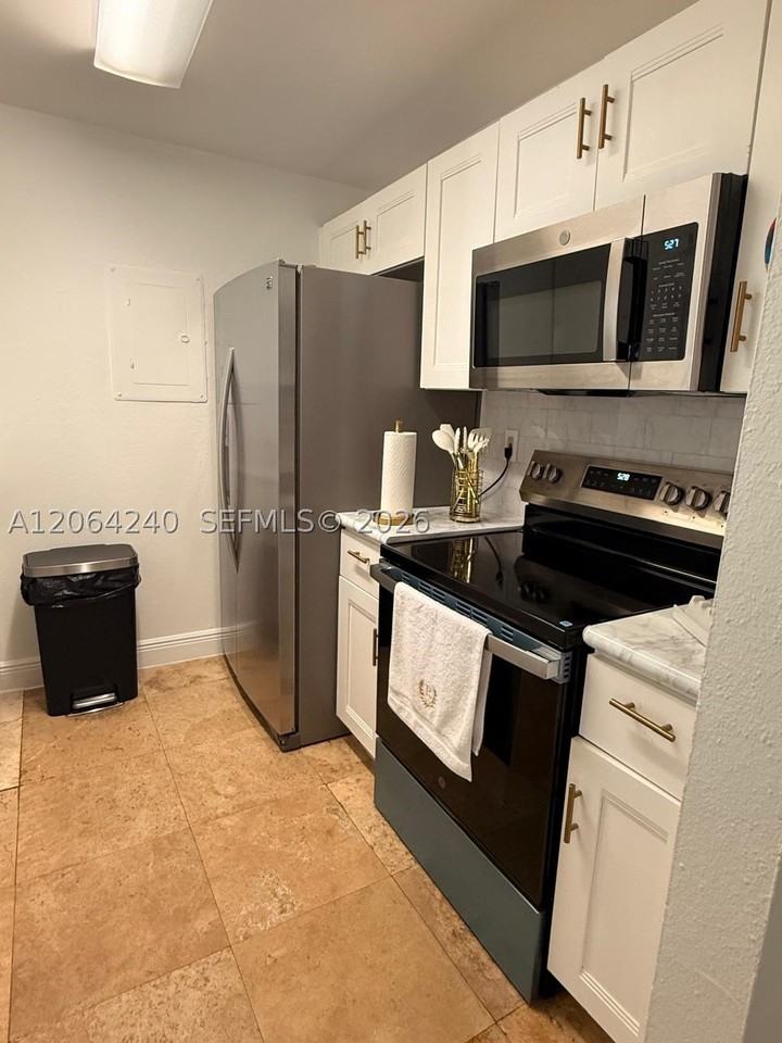 2160 Sw 16th Ave #320 - Photo 4 of 25