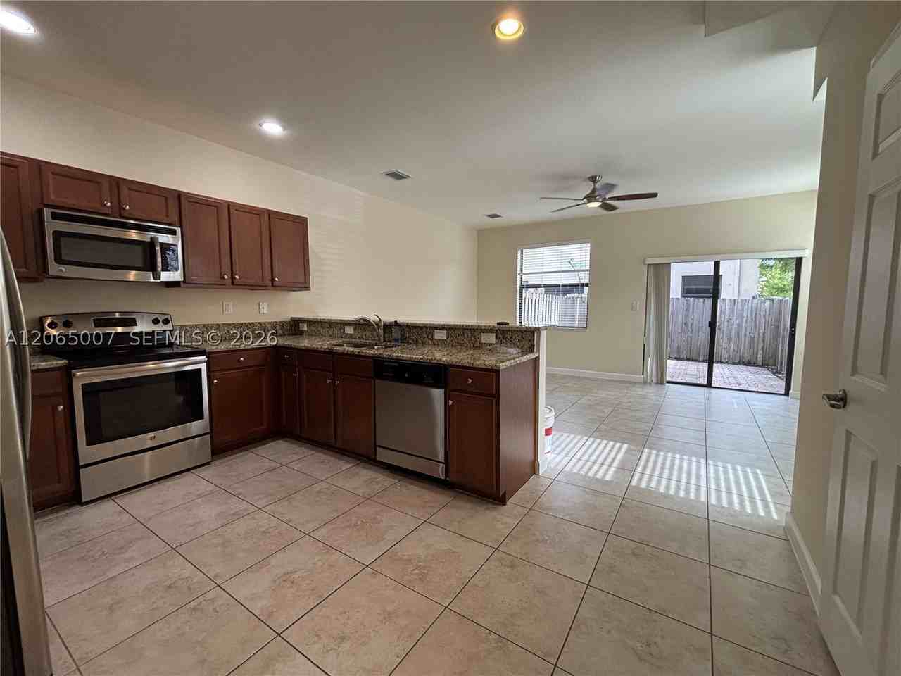 15051 Sw 116th St - Photo 5 of 19