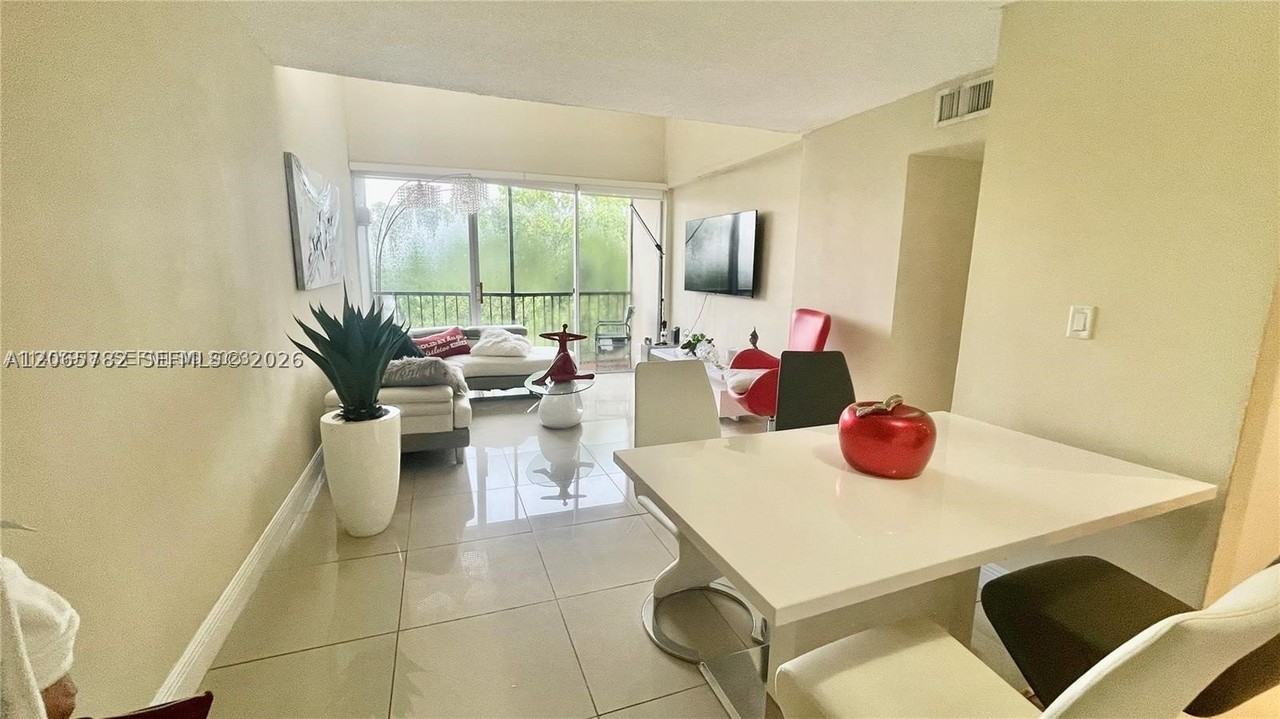 8850 Fontainebleau Blvd #401 - Photo 7 of 16