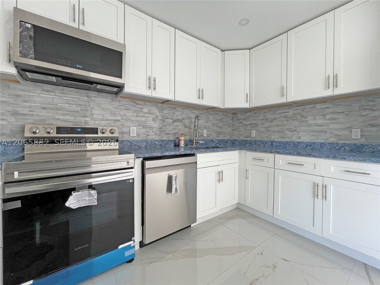 1606 Nw 12th Ave - Photo 2 of 50