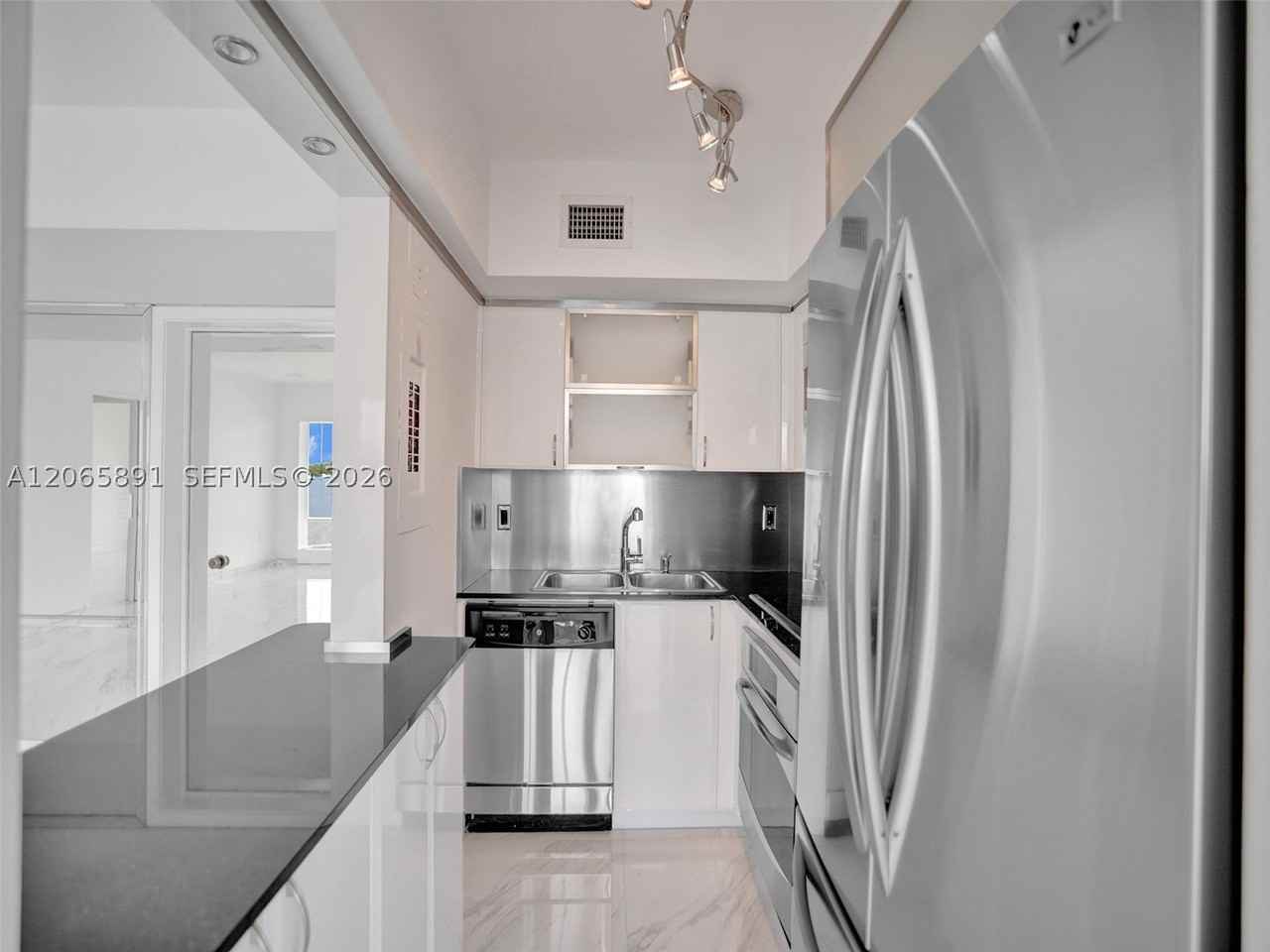 286 Bal Bay Dr #2B - Photo 6 of 15