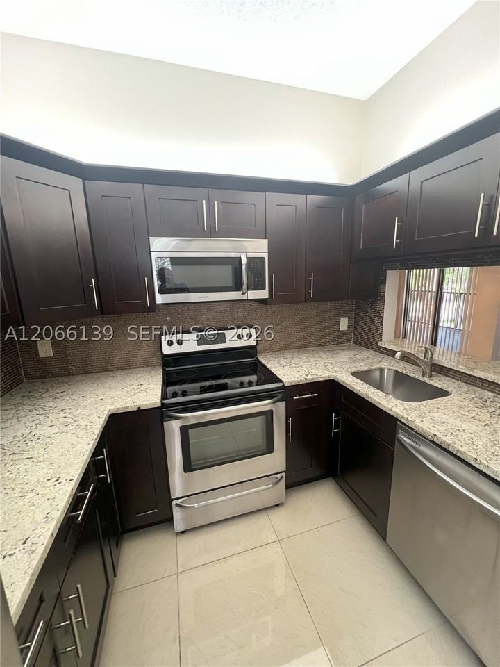 10700 Nw 14th St #142 - Photo 3 of 22