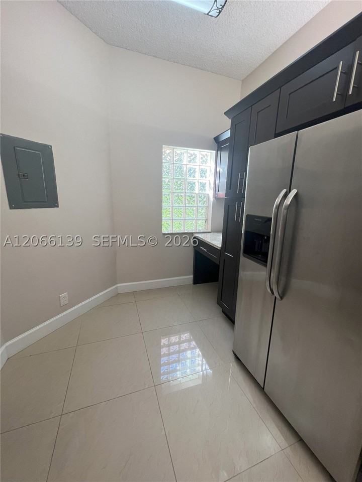 10700 Nw 14th St #142 - Photo 4 of 22