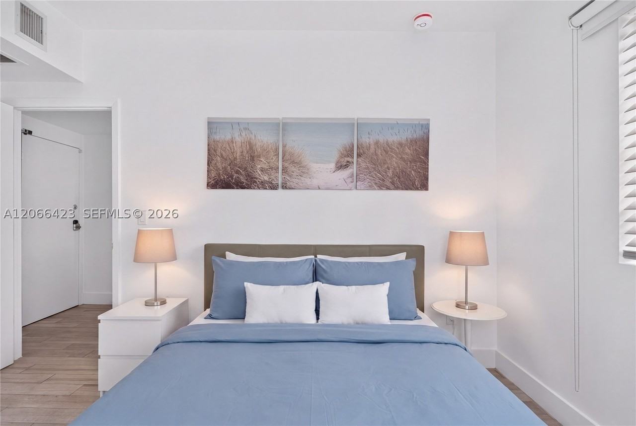 811 Jefferson Ave #204 - Photo 7 of 22