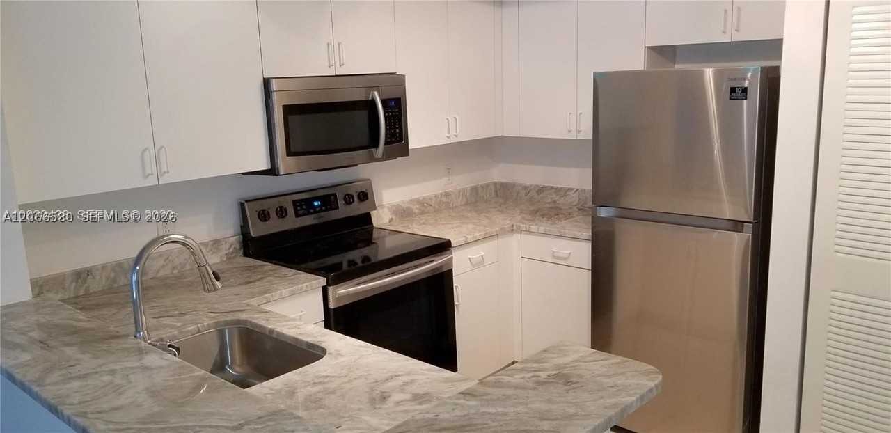 4195 N Haverhill Rd #303 - Photo 4 of 18