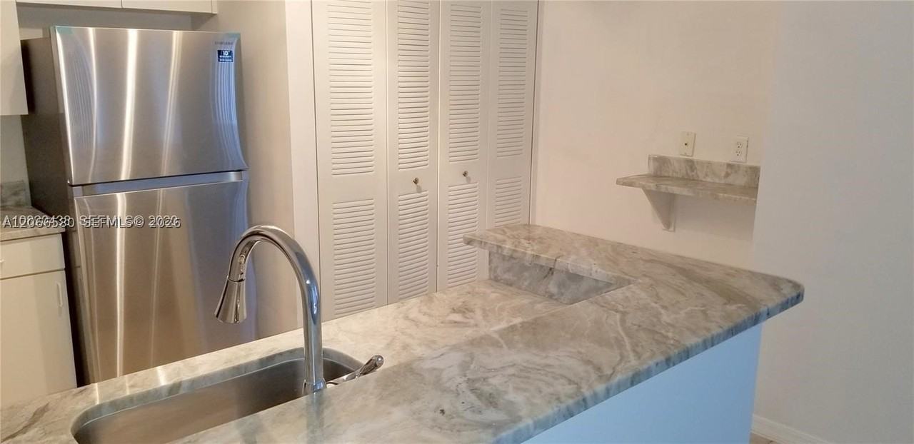 4195 N Haverhill Rd #303 - Photo 6 of 18