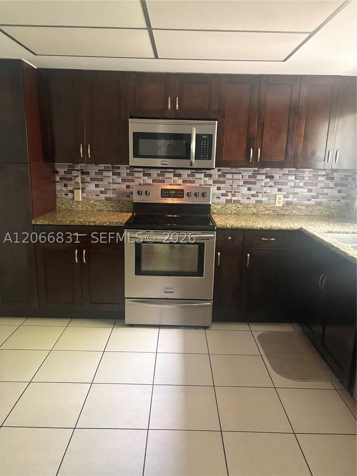 17919 Nw 66th Ct - Photo 6 of 29