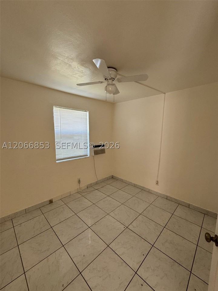 2451 Nw 13th Ct #5 - Photo 3 of 6