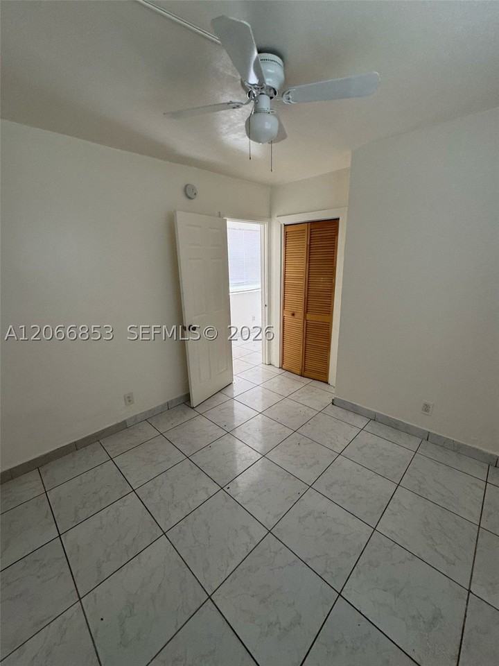 2451 Nw 13th Ct #5 - Photo 4 of 6