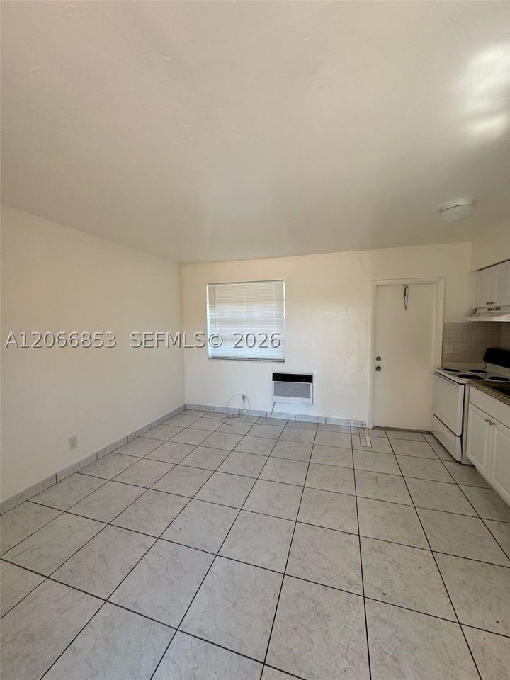 2451 Nw 13th Ct #5 - Photo 6 of 6