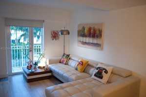 featured image of 290 Sunrise Dr #2E