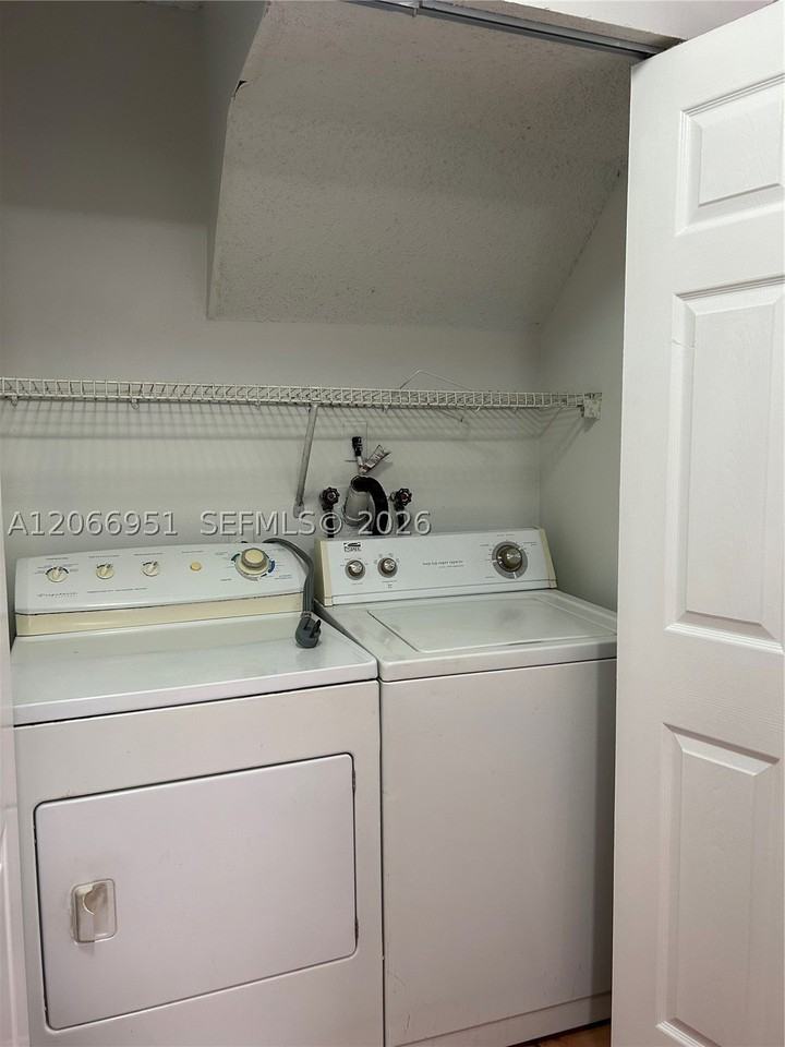 6245 Kendale Lakes Cir #215 - Photo 7 of 22