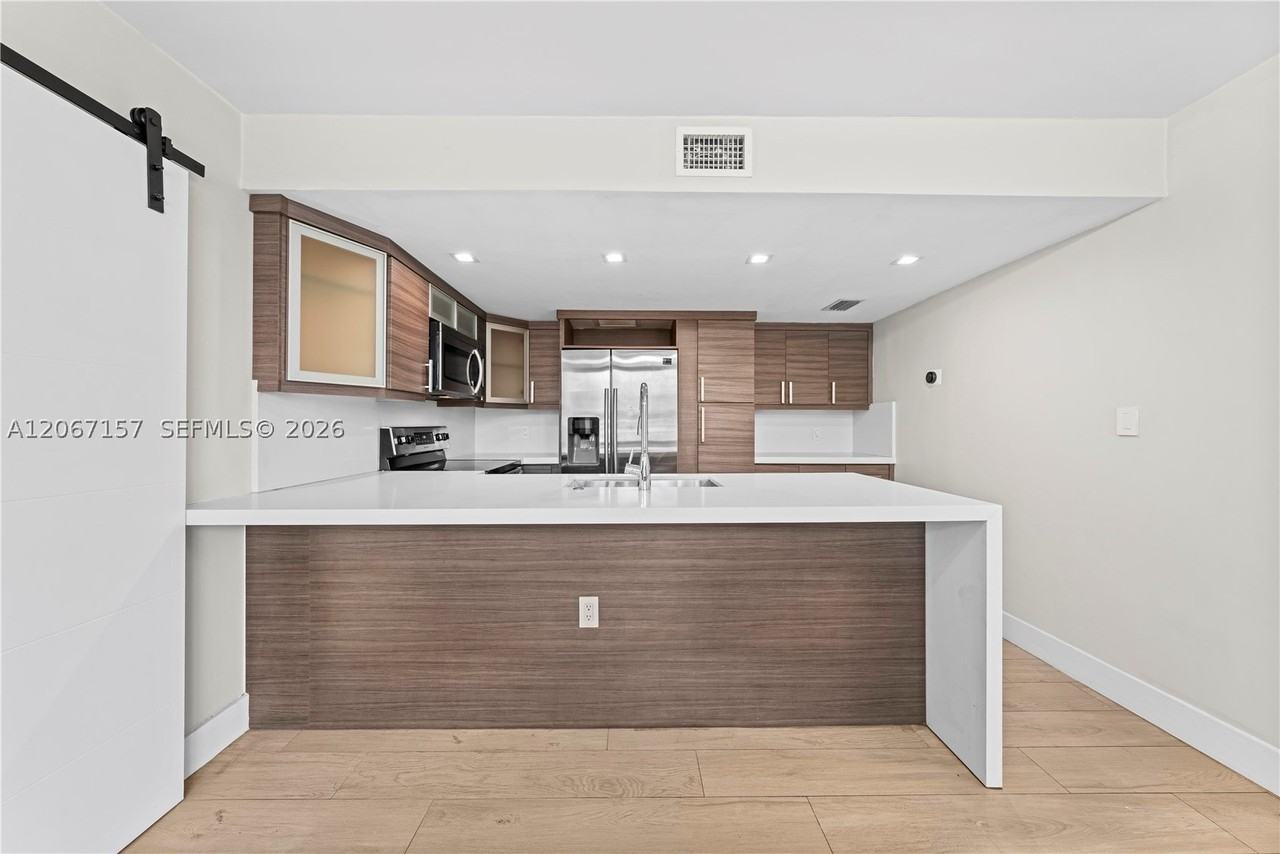6480 Miami Lakes Dr E #6480 - Photo 3 of 18