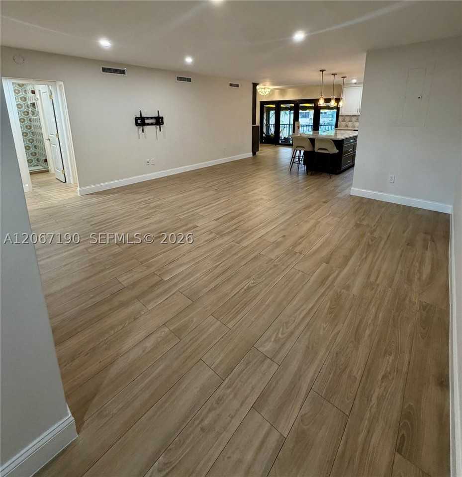 16022 Kilmarnock Dr #16022 - Photo 4 of 28