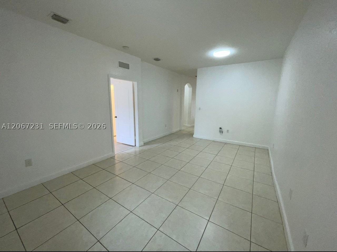 1535 Se 26th St #104 - Photo 3 of 14