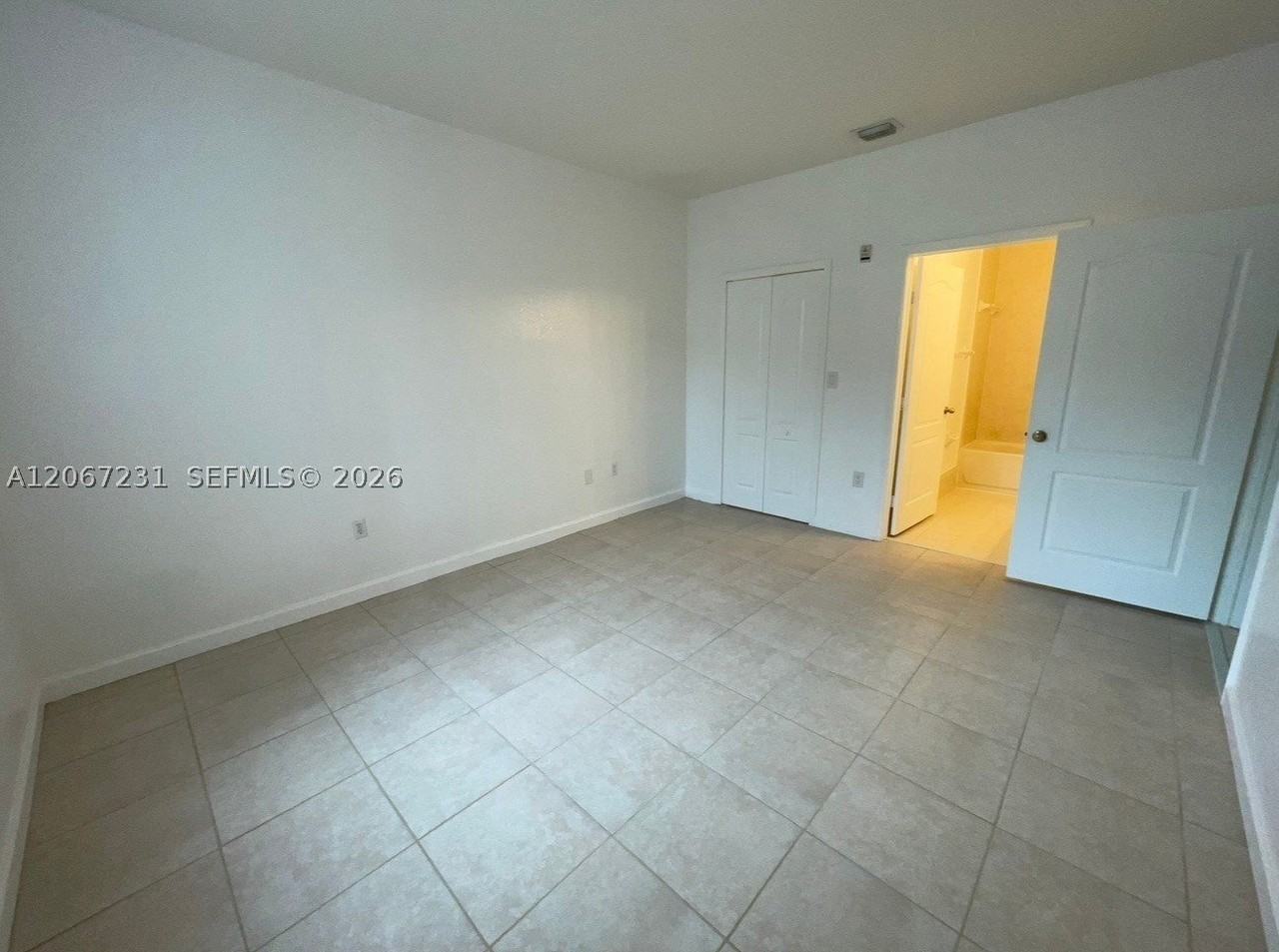 1535 Se 26th St #104 - Photo 4 of 14