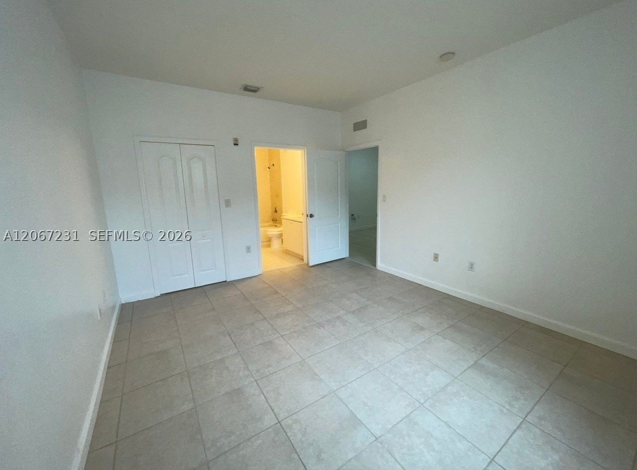 1535 Se 26th St #104 - Photo 5 of 14