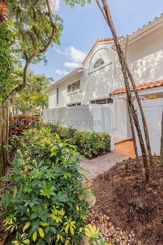 20935 Ne 37th Ct - Photo 4 of 50