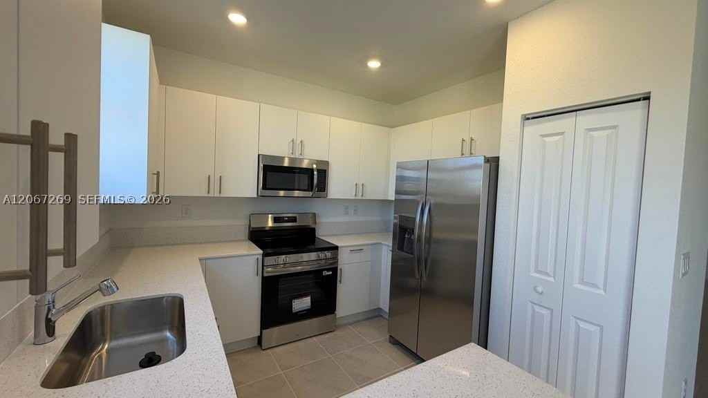 2537 Se 25th Dr #2537 - Photo 4 of 23